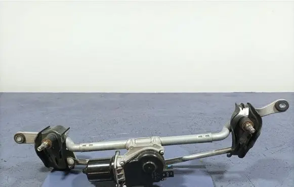 Front wiper linkage and motor
