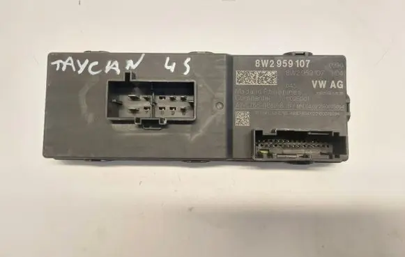 Porsche Taycan 9J1 Tailgate/trunk control unit/module 8W2959107JLK0121