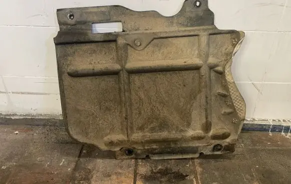 Jeep Grand Cherokee Engine splash shield/under tray 68191341