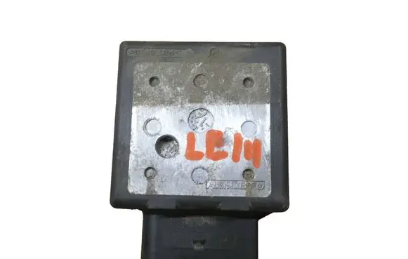 Seat Leon (5F) Fuel injection pump control unit/module 5Q0906121D VAG2000 1229601519