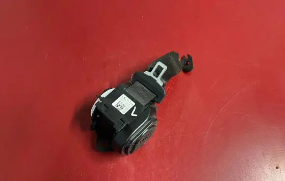 BMW X1 U11 Rear seatbelt 6959474 S3695947404