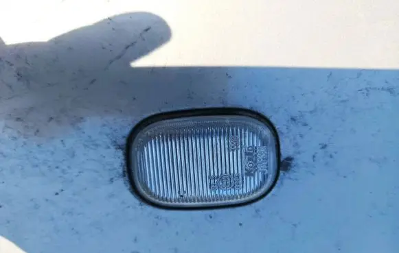 Toyota Previa (XR30, XR40) II Front fender indicator light