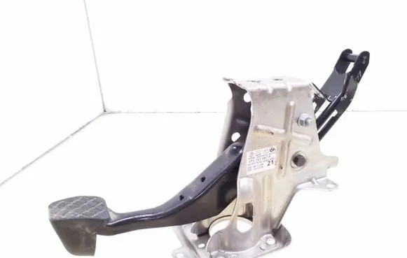 Volkswagen Touran I Brake pedal 1T1721057P