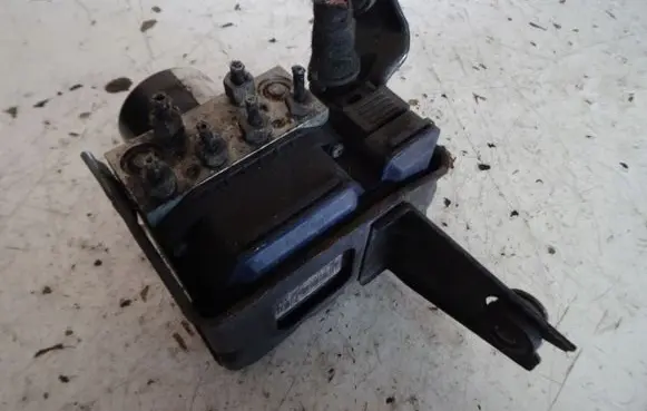 Opel Insignia A ABS Pump 13326803