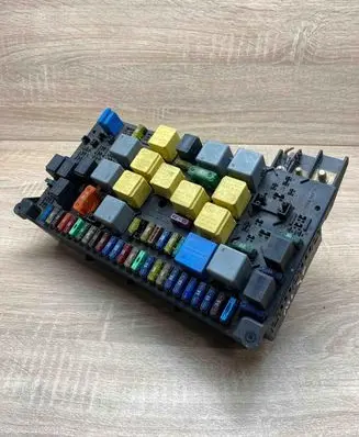 Mercedes-Benz ML W163 Fuse module 1635450205 08200101 CK626222