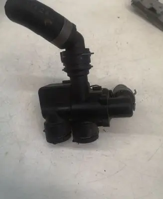 Mercedes-Benz E W211 Coolant heater control valve A2118320084