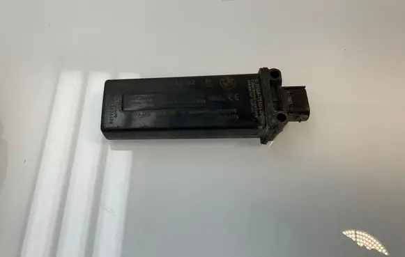 BMW 5 E60 E61 Tire pressure sensor 6771043 053320100903