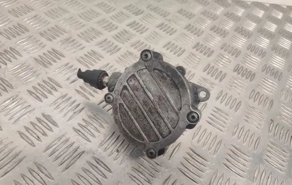 Mercedes-Benz E W211 Vacuum pump A6462300265