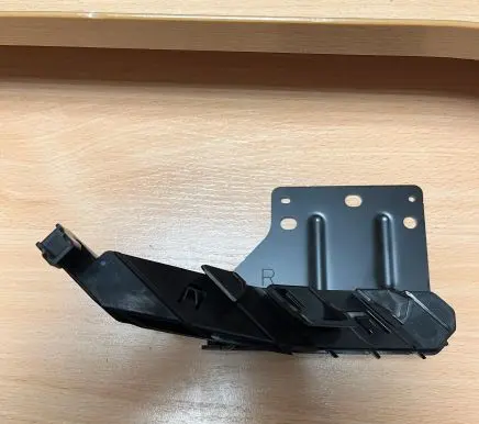 Infiniti FX Headlight/headlamp mounting bracket 622921CA0A