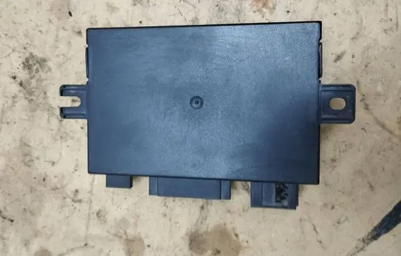 Volkswagen Golf V Tow bar trailer control unit/module 8E0907383A 5DS00840801