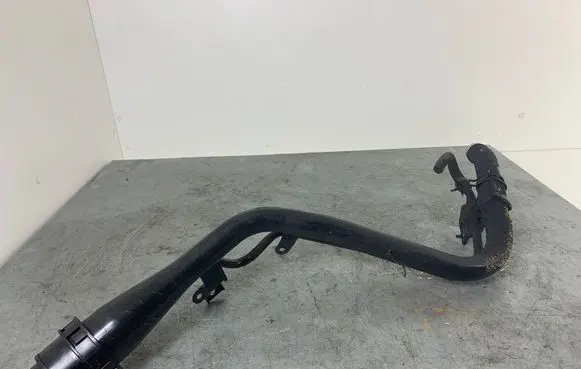 Honda CR-V Fuel tank filler neck pipe 