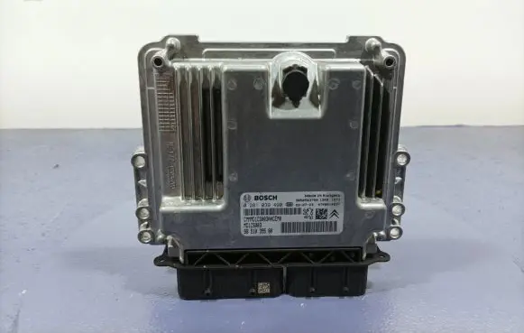 Peugeot 208 Engine control unit/module ECU 9851039580