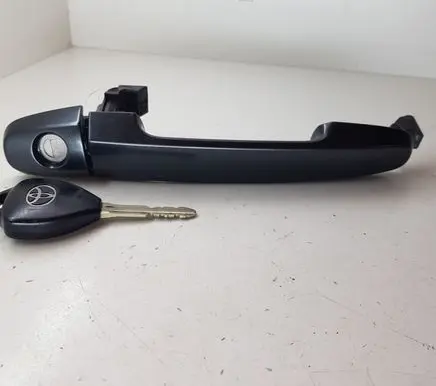 Toyota RAV 4 (XA30) Front door lock (next to the handle) 