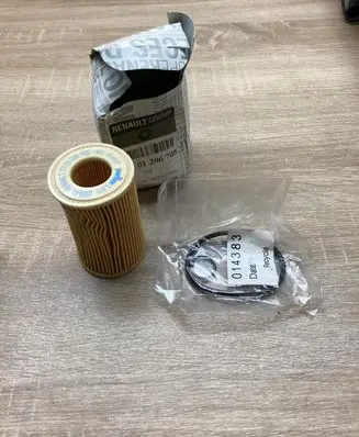 Renault Clio III Oil filter cover 7701206705
