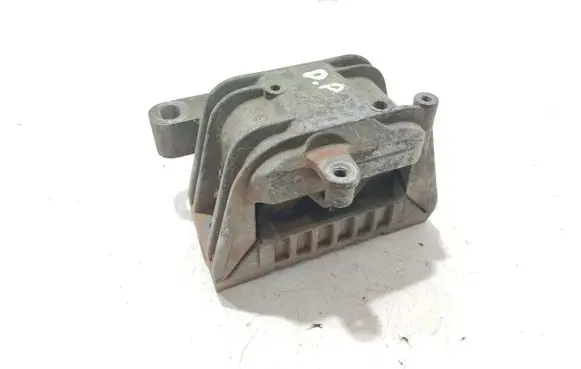 Volkswagen Golf V Engine mount bracket 1K0199262