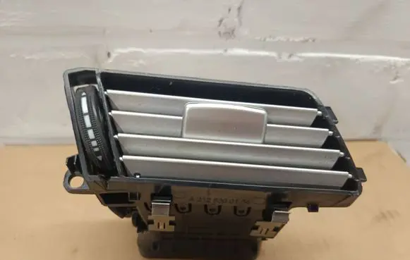 Mercedes-Benz E W212 Dashboard side air vent grill/cover trim A2128300154 06821001