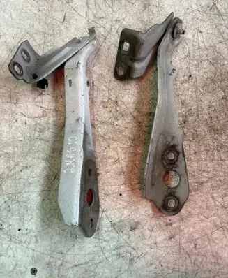 Renault Master III Engine bonnet/hood hinges 654000006R