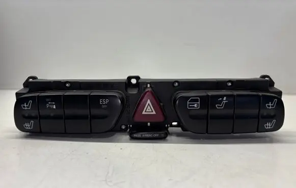 Mercedes-Benz C W203 Hazard light switch 2038216579 3306100400 30595346001