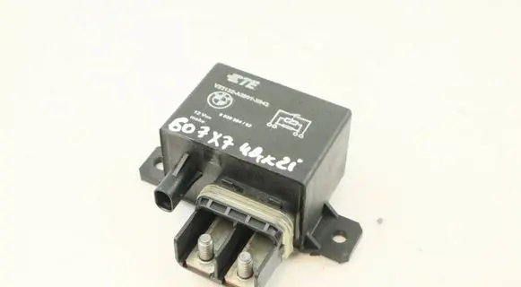 BMW X7 G07 Coolant fan relay 6836504 61366836504