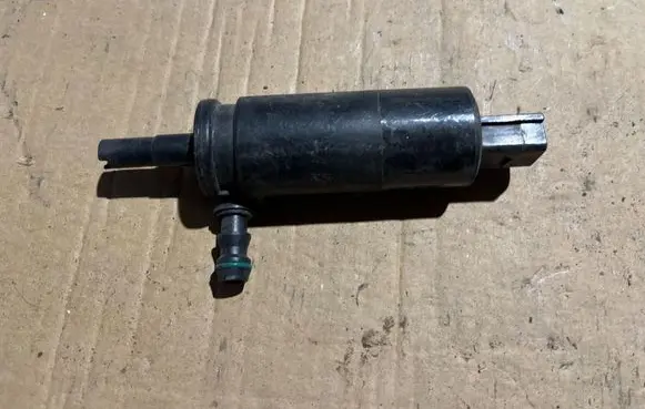 Mercedes-Benz E A207 Headlight washer pump 2108691221