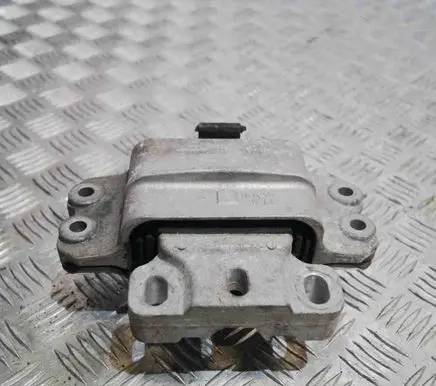 Volkswagen Jetta V Engine mount bracket 1K0199555L