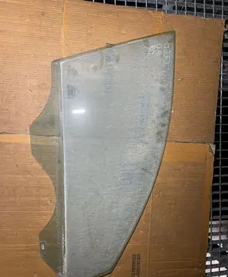 KIA Ceed Front door window glass four-door
