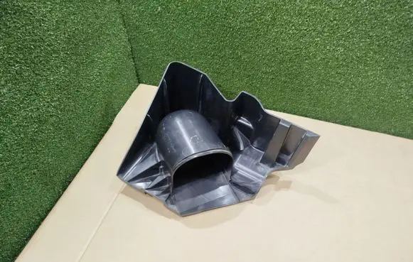 Renault Trafic III (X82) Air intake duct part 960150246R 93454204