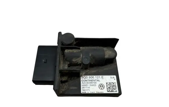 Volkswagen Golf VII Fuel injection pump control unit/module 5Q0906121E A2C30399100