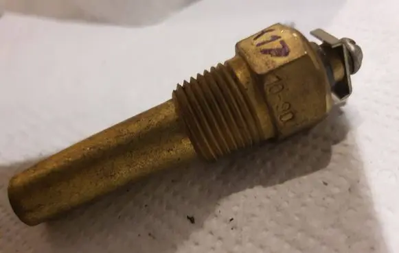 GAZ 21 Coolant temperature sensor TM104
