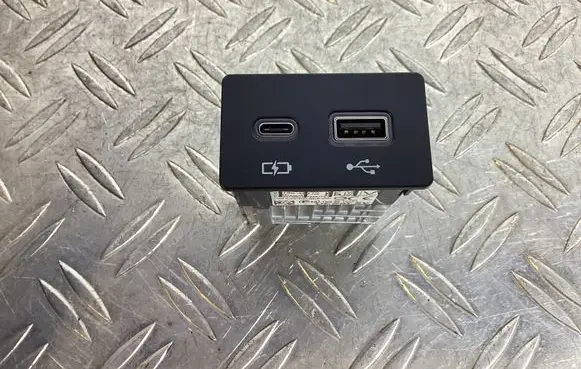 Lexus NX USB socket connector 8619048110