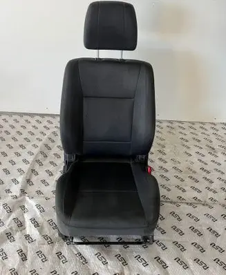 Mitsubishi Pajero Front passenger seat 