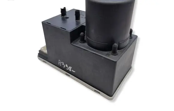 Audi A3 S3 8L Central locking vacuum pump 8L0862257G