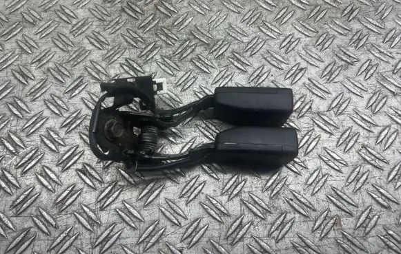 Mazda CX-5 Rear seatbelt