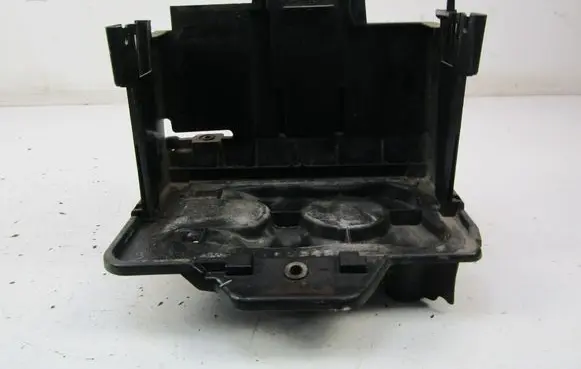 Skoda Octavia Mk2 (1Z) Battery tray 1J0915335A