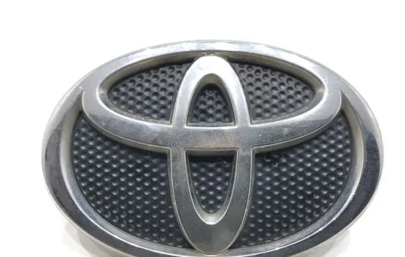 Toyota Corolla E120 E130 Manufacturer badge logo/emblem 75301-0F010