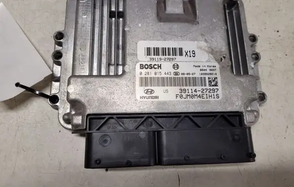 Hyundai Tucson JM Engine control unit/module 0281015443 3911927297 1039S28219