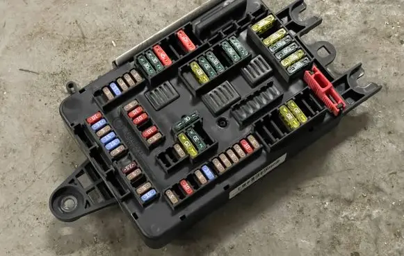 BMW X5 F15 Fuse module B010147500 47936251