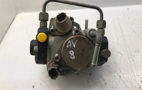 Toyota Avensis T250 Fuel injection high pressure pump 221000R020 2940000304