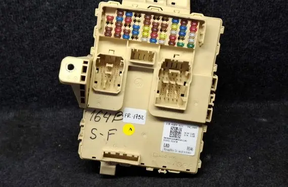 Hyundai Santa Fe Fuse module 91951S1470 919C5S1000