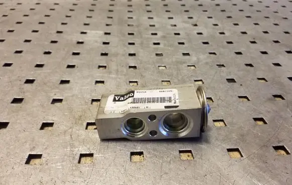 Air conditioning (A/C) expansion valve