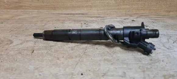 Volvo XC60 Fuel injector 31272767