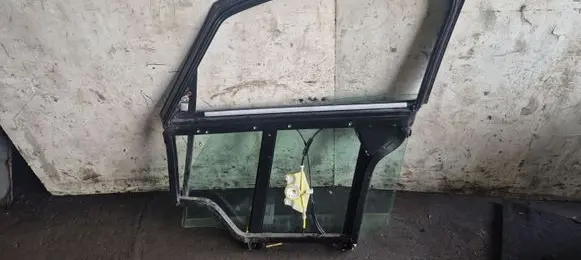 Front window lifting mechanism without motor