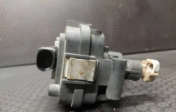 Opel Insignia A Intake manifold valve actuator/motor 55566258 86822XM6K 868223M6X