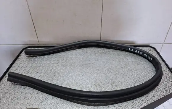 BMW X3 F25 Engine compartment rubber 7210737