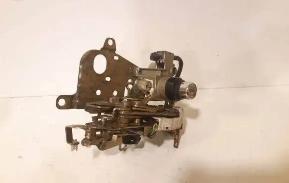 Mercedes-Benz E W124 Tailgate lock latch 
