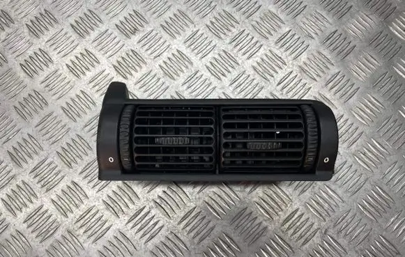Opel Omega B1 Dash center air vent grill 90379986