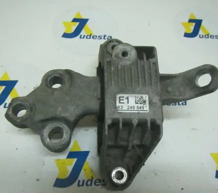 Opel Astra J Engine mounting bracket 13248549