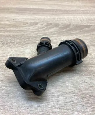 BMW 1 E81 E87 Engine coolant pipe/hose 2247744