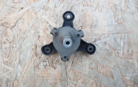 Rear door manual window regulator