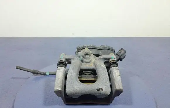Mazda CX-3 Rear brake caliper 